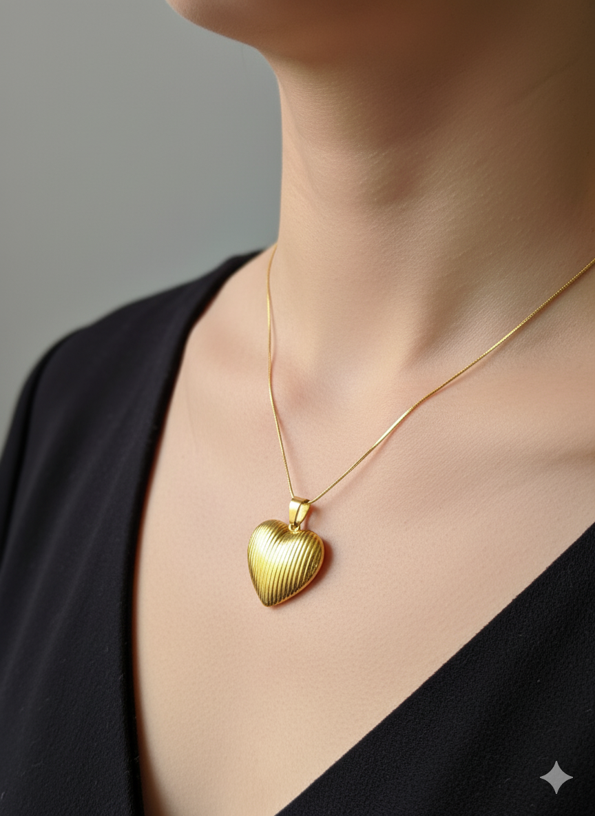Ribbed Heart Pendant